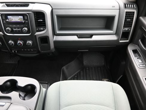 Used 2018 RAM 2500 Tradesman w/ Chrome Appearance Group image 36