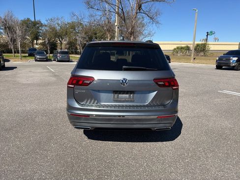 Used 2021 Volkswagen Tiguan SE image 4