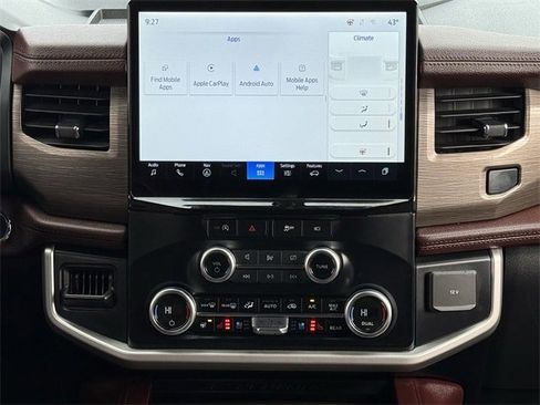 Used 2024 Ford Expedition Limited image 17