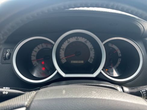 Used 2014 Toyota Tacoma w/ TRD Off-Road Package image 2