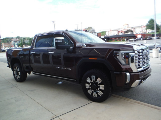 Used 2024 GMC Sierra 3500 Denali AWD/4WD image 17