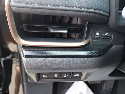 Used 2025 Toyota Grand Highlander AWD Hybrid image 18