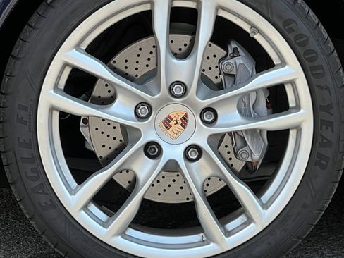 Certified 2019 Porsche 718 Boxster RWD image 17