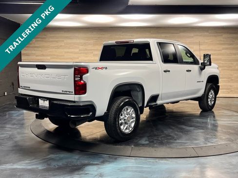 Used 2022 Chevrolet Silverado 2500 Custom w/ Custom Value Package image 9