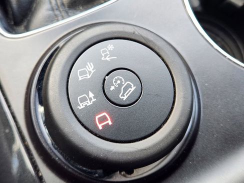 Certified 2018 Ford Explorer XLT image 28