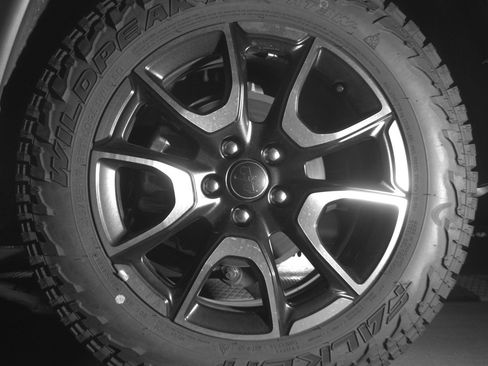 Used 2025 Jeep Compass Trailhawk AWD/4WD image 14