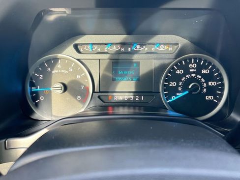 Used 2015 Ford F150 XLT image 12