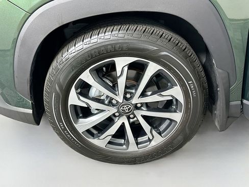 Used 2022 Toyota Corolla Cross XLE image 31