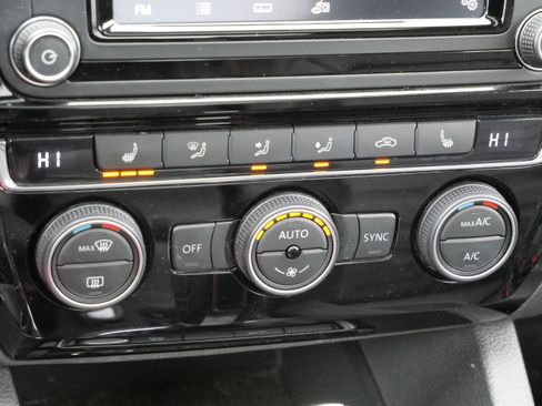 Used 2018 Volkswagen Jetta GLI image 23