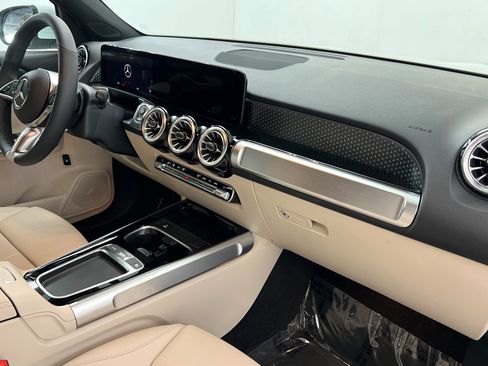 New 2026 Mercedes-Benz GLB 250 4MATIC image 24