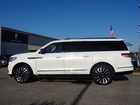 Used 2023 Lincoln Navigator L Black Label image 6