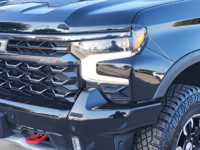 Used 2025 Chevrolet Silverado 1500 ZR2 w/ Technology Package AWD/4WD image 7