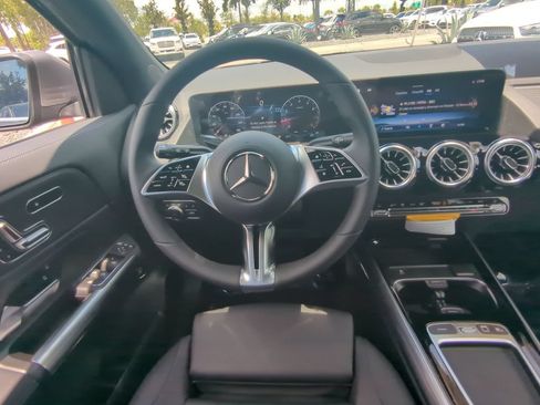 Used 2026 Mercedes-Benz GLA 250 4MATIC image 3