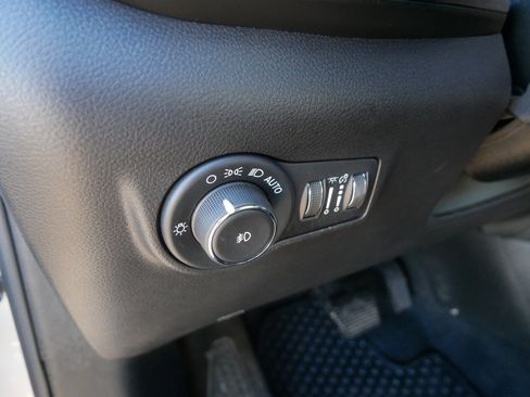 Used 2025 Jeep Compass Trailhawk image 22