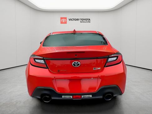 New 2025 Toyota GR86 Base image 4
