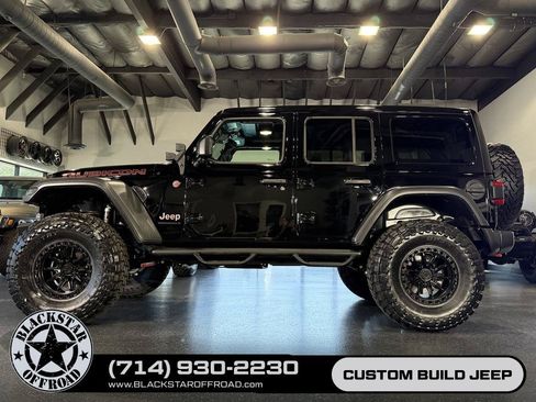 Used 2025 Jeep Wrangler Unlimited Rubicon w/ Convenience Group AWD/4WD image 10