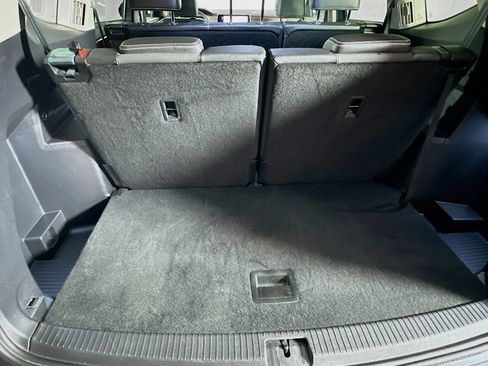 Used 2025 Volkswagen Atlas SE image 29