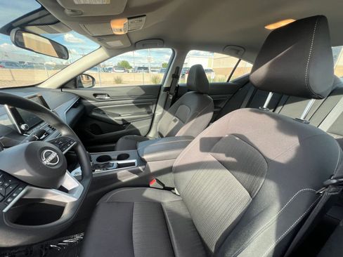 Used 2025 Nissan Altima 2.5 SV image 36