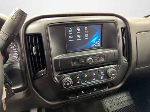 Used 2018 Chevrolet Silverado 1500 Custom w/ Custom Convenience Package RWD image 15