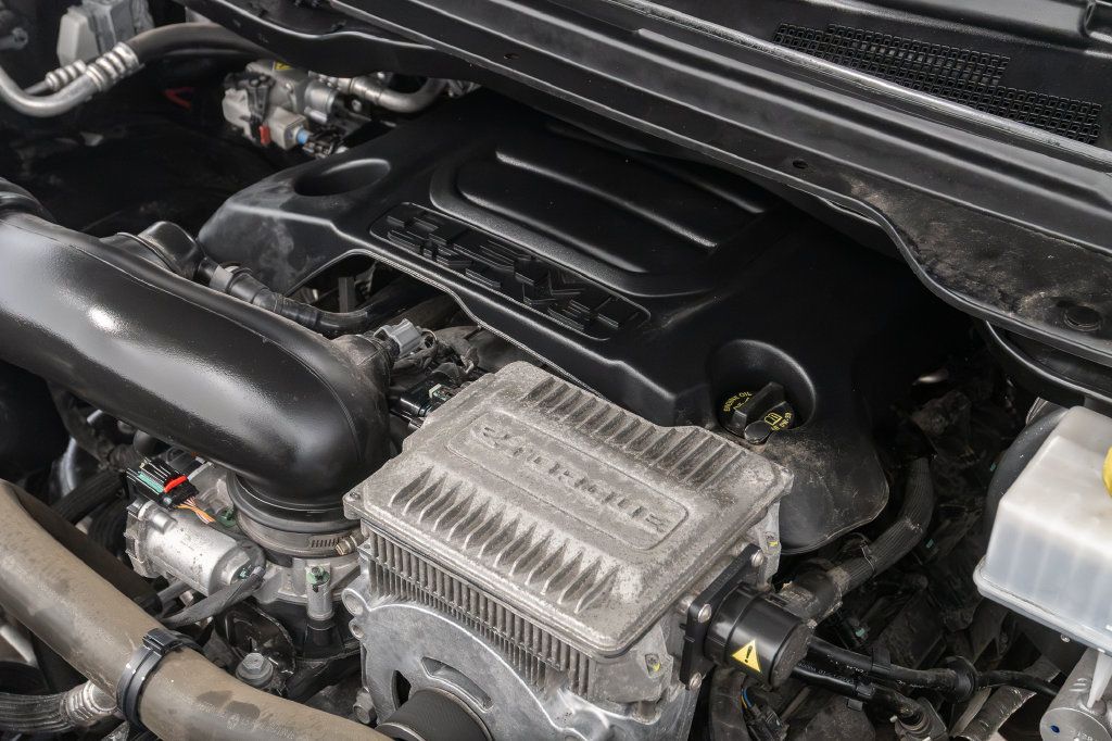 Used 2023 RAM 1500 Laramie AWD/4WD image 5