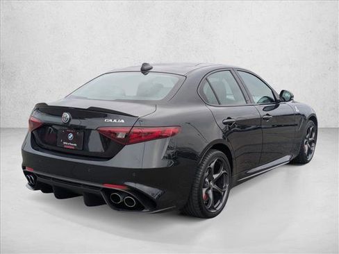 Used 2018 Alfa Romeo Giulia Quadrifoglio w/ Driver Assist Dynamic Package image 5