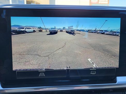 Used 2025 GMC Sierra 1500 SLT image 14