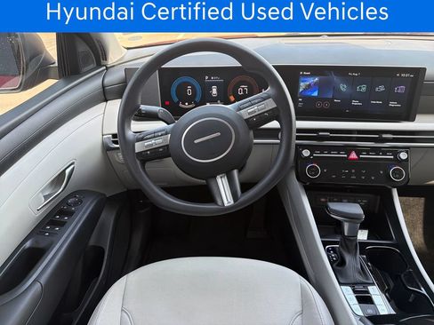 Certified 2025 Hyundai Tucson SEL AWD/4WD image 16