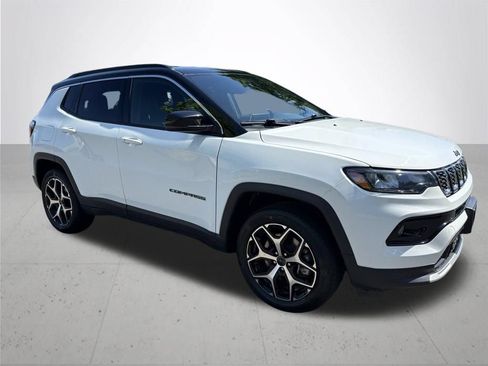 Used 2025 Jeep Compass Limited AWD/4WD image 4