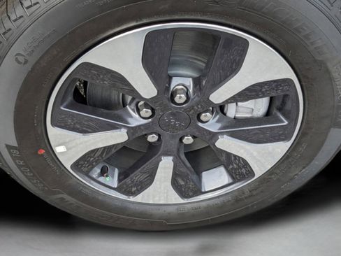 New 2024 Jeep Grand Cherokee Limited 4xe image 9