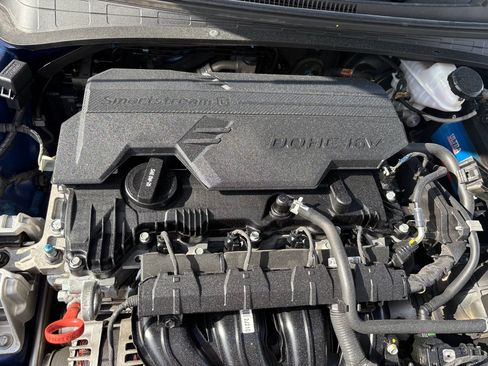 Used 2021 Hyundai Elantra Limited image 32