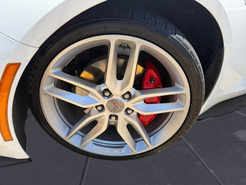 Used 2019 Chevrolet Corvette Stingray Coupe w/ 1LT RWD image 14