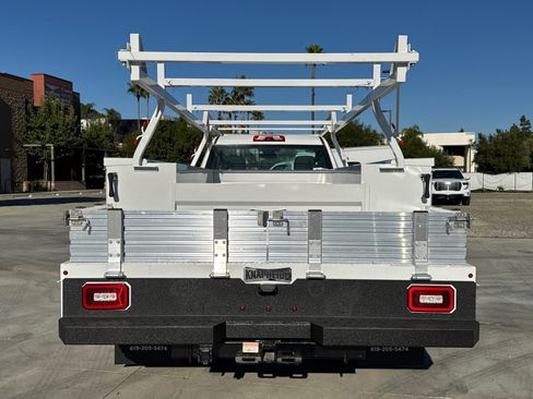 New 2025 GMC Sierra 3500 Pro w/ Fleet Convenience Package image 9