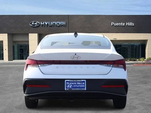 New 2026 Hyundai Elantra SE FWD image 8