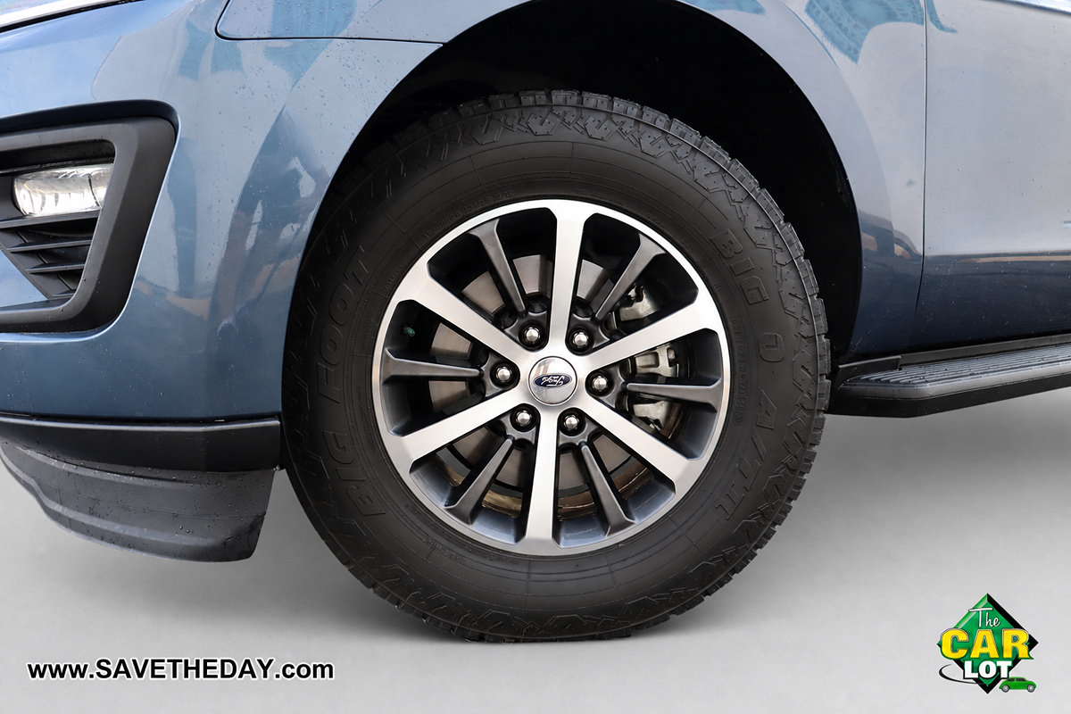 Used 2020 Ford Expedition XLT AWD/4WD image 3