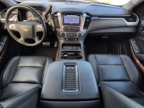 Used 2019 Chevrolet Suburban Premier image 15