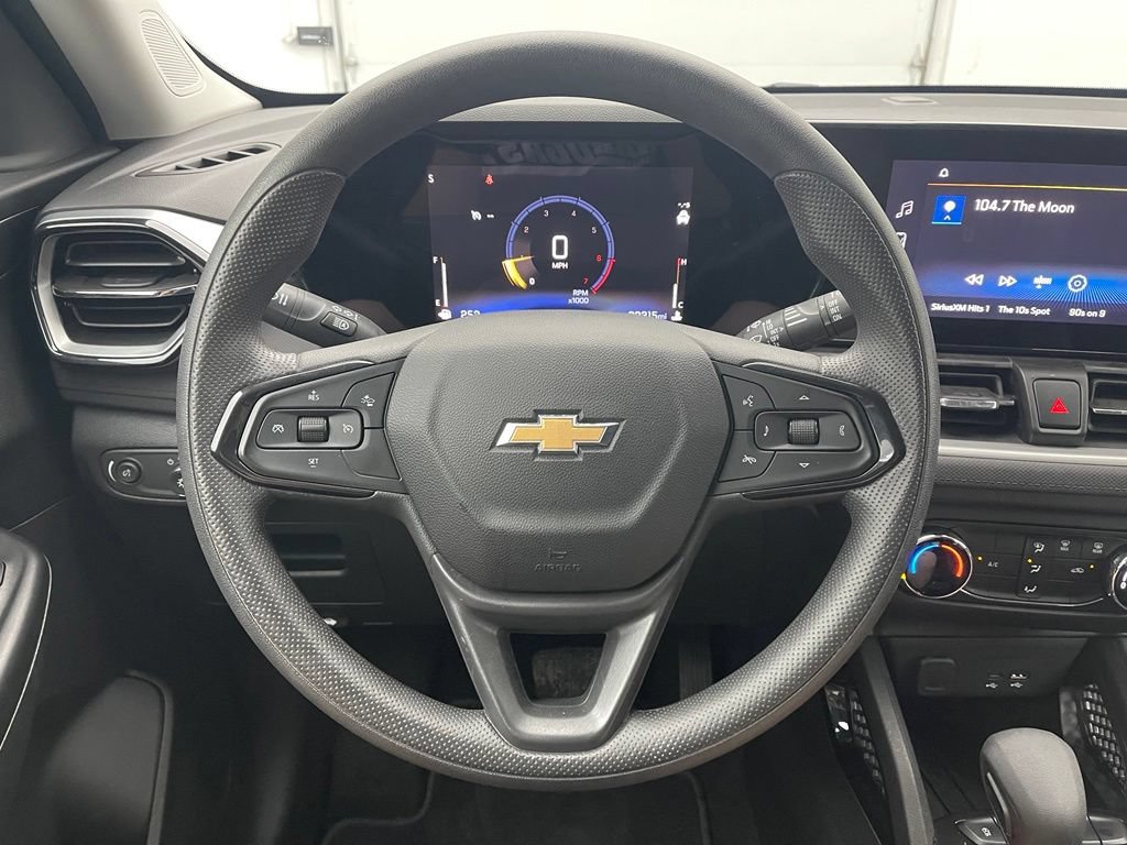 Used 2024 Chevrolet TrailBlazer LS w/ LS Convenience Package FWD image 17