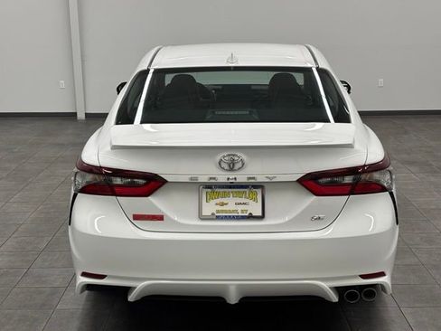 Used 2024 Toyota Camry SE FWD image 3