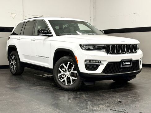 Used 2024 Jeep Grand Cherokee Limited RWD image 2