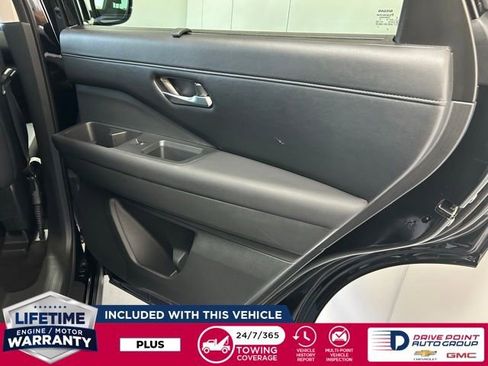 Used 2025 Nissan Pathfinder SL image 27