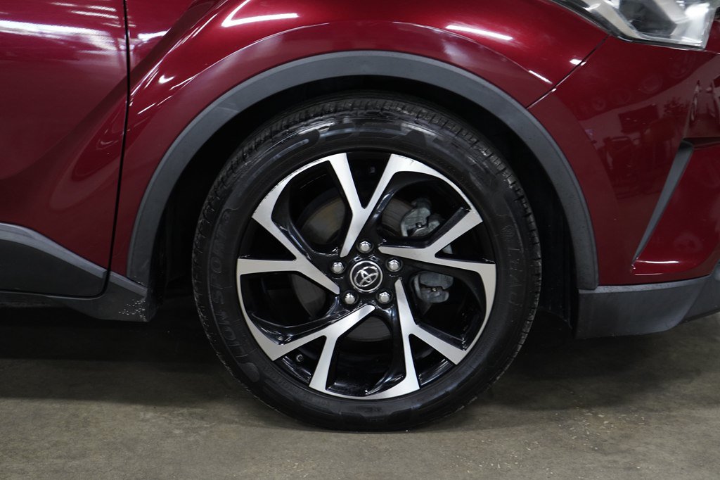 Used 2018 Toyota C-HR XLE FWD image 33