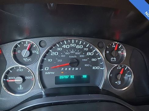 Used 2024 Chevrolet Express 3500 LT w/ LT Preferred Equipment Group RWD image 12