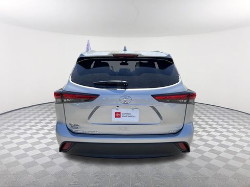 Used 2023 Toyota Highlander XLE FWD image 13