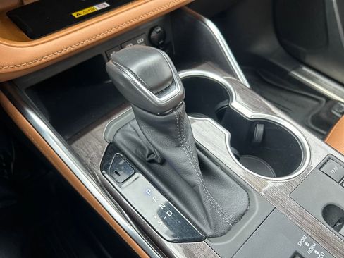 Used 2023 Toyota Highlander Platinum image 24