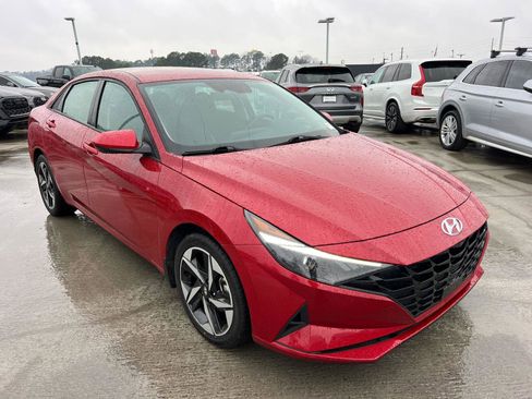 Used 2023 Hyundai Elantra SEL w/ Convenience Package image 3