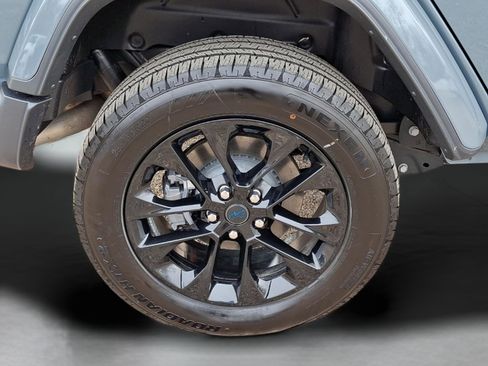 Certified 2025 Jeep Wrangler Sahara w/ Safety Group image 31