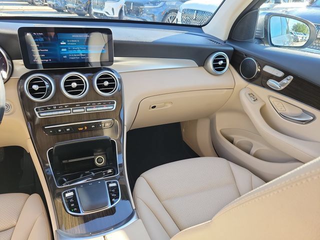 Used 2021 Mercedes-Benz GLC 300 image 22