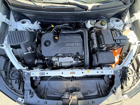 Used 2020 GMC Terrain SLE w/ Driver Convenience Package AWD/4WD image 4