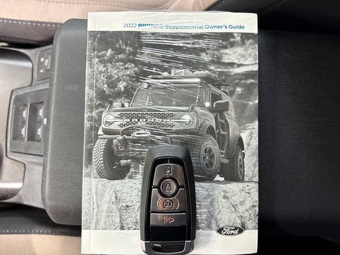 Certified 2022 Ford Bronco Wildtrak AWD/4WD image 20