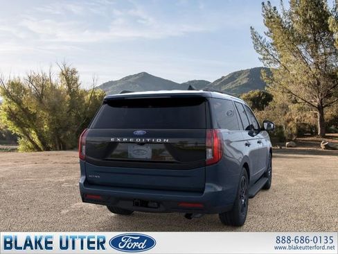 New 2026 Ford Expedition Active image 8