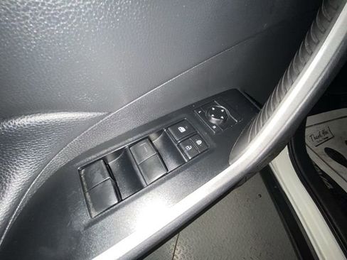 Used 2021 Toyota RAV4 XLE FWD image 13